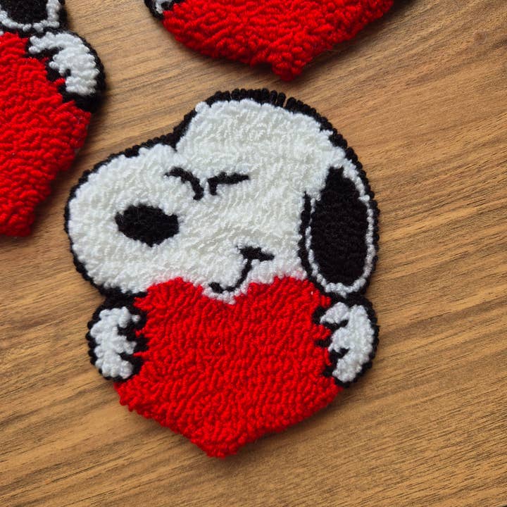 despinacrafting - Vente Sous-verre - Sous-verre Snoopy en punch needle, tapis de tasse1