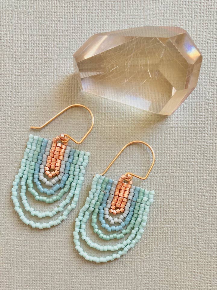 Source Ohrringe — Maxi — einzigartiges Perlendesign für den Großhandel von Telle of the Hills