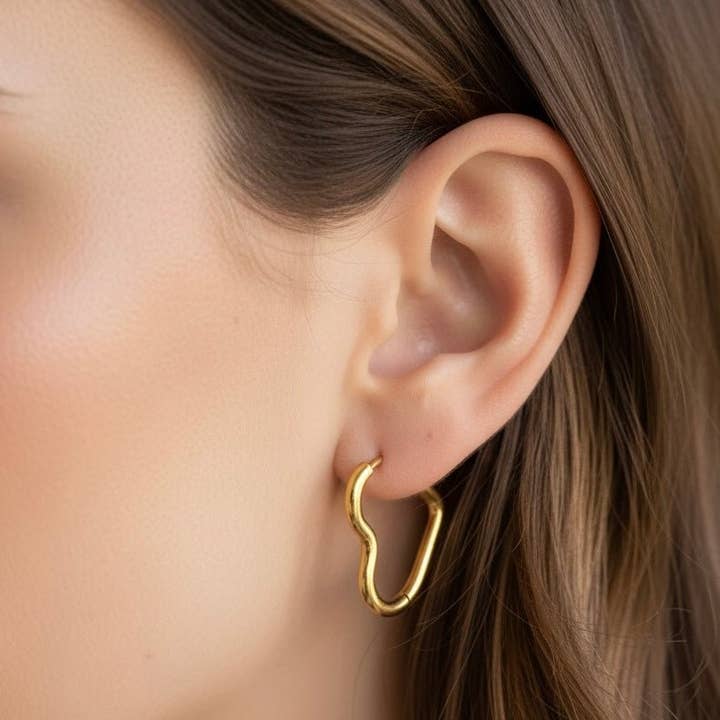 AIMÈ - Pendientes de aro con corazón - Acero chapado en oro para venta al por mayor de DUESTELLE ITALIA