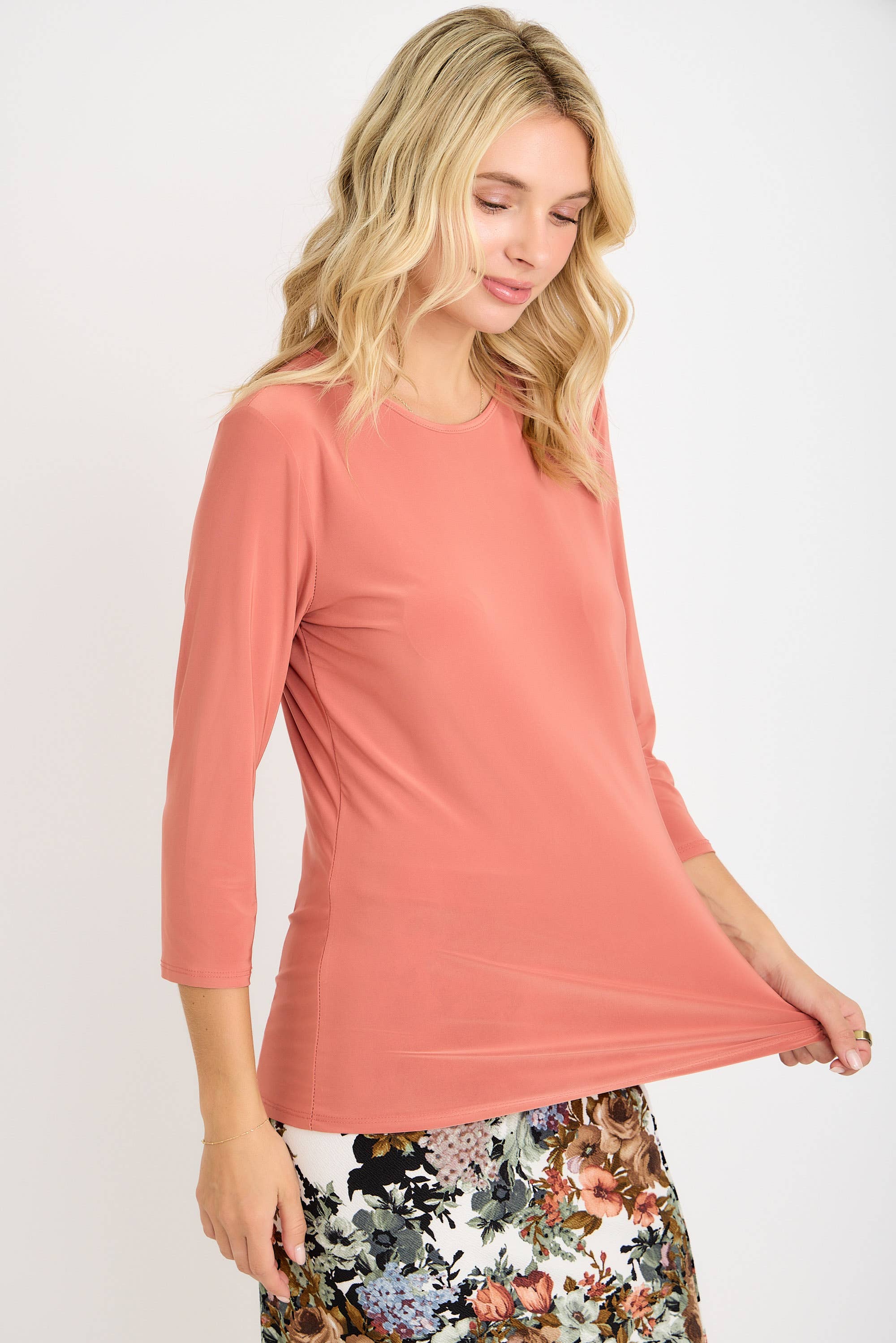 Celeste Clothing - Venta al por mayor Camiseta - Mujer - TOP DE CAPAS SIN ARRUGAS CON MANGAS 3/4 -CT1321460