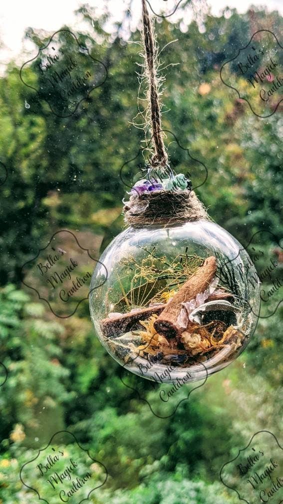 Bella's Magick Cauldron – wholesale Suncatcher – Anti-Anxiety Witch Ball - 2inch PLASTIC - Witchcraft - Wicca2