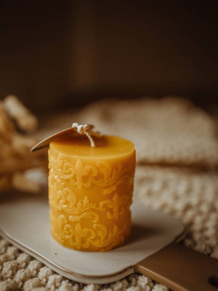 Bijenwas stompkaars 'Gloria' voor wholesale door The Holton Homestead