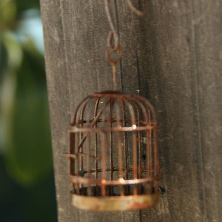 Home Kreation by KK dba Kraft Klub – Engroshandel Fuglehus – HÅNDLAVET RUSTEN MINI HÆNGENDE FUGLEBUR1