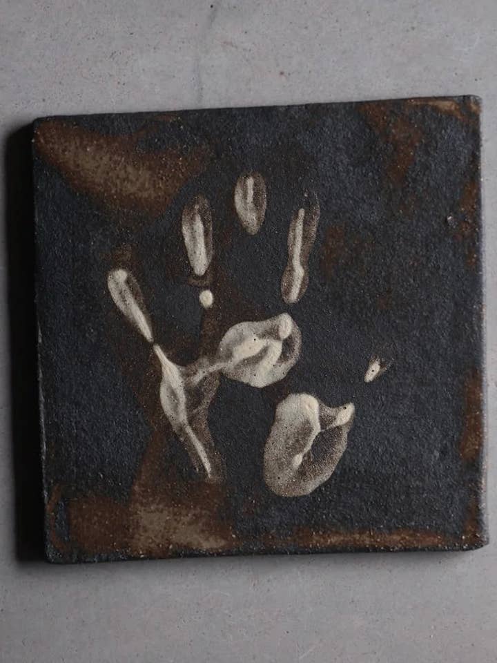 Plateau carré Kaph - Plateau en grès pour la vente par EI Elea Lelimouzin