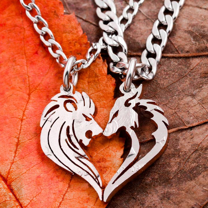 Collane Volpe e Leone per Coppie per la vendita all'ingrosso da parte di NameCoins