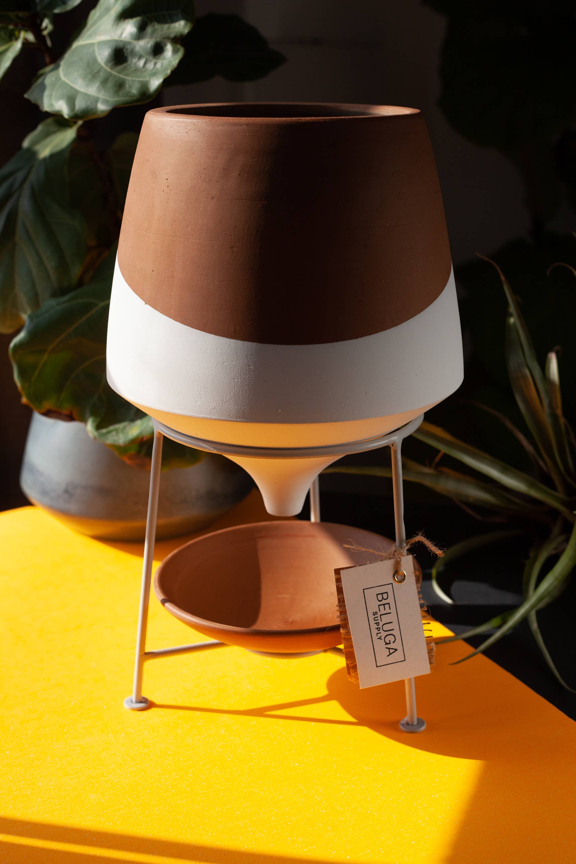 Beluga Supply Company - Wholesale Plant Pot - Terra Cotta Planter Pot w/ Metal Stand (Large)0