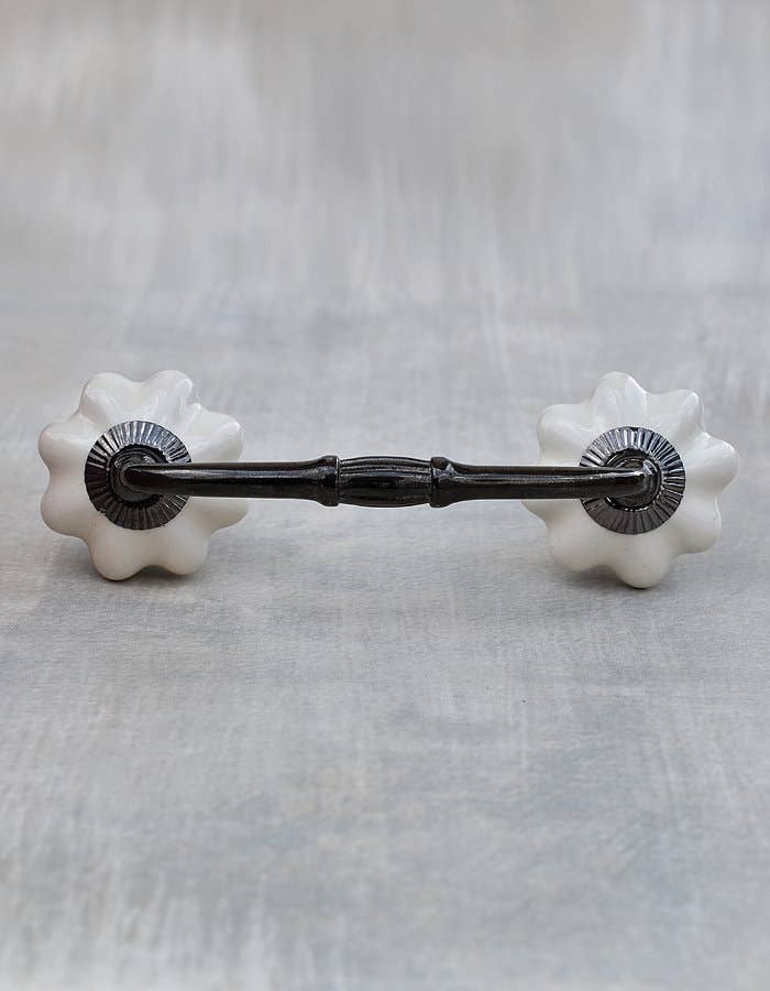 KNOBCO - Wholesale Knob/Pull - Handmade Cream Colored Flower Ceramic Kitchen Cabinet Pull3