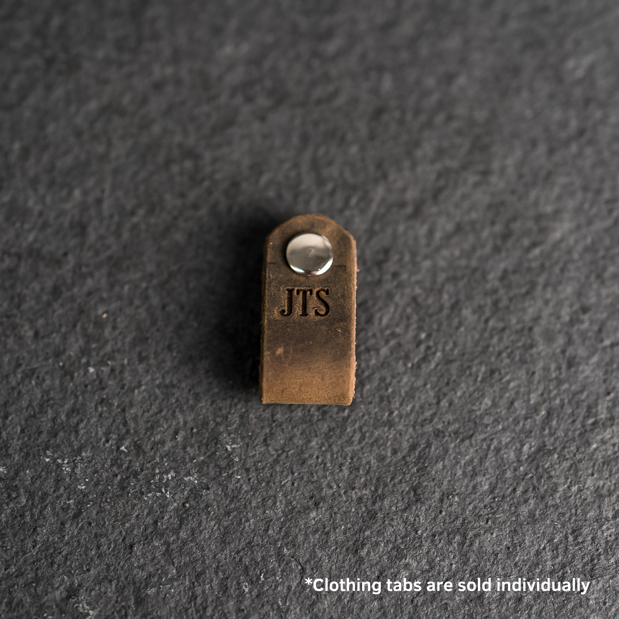 Ox & Pine - Vente Étiquette pour bagage - Onglets de vêtements en cuir personnalisés3