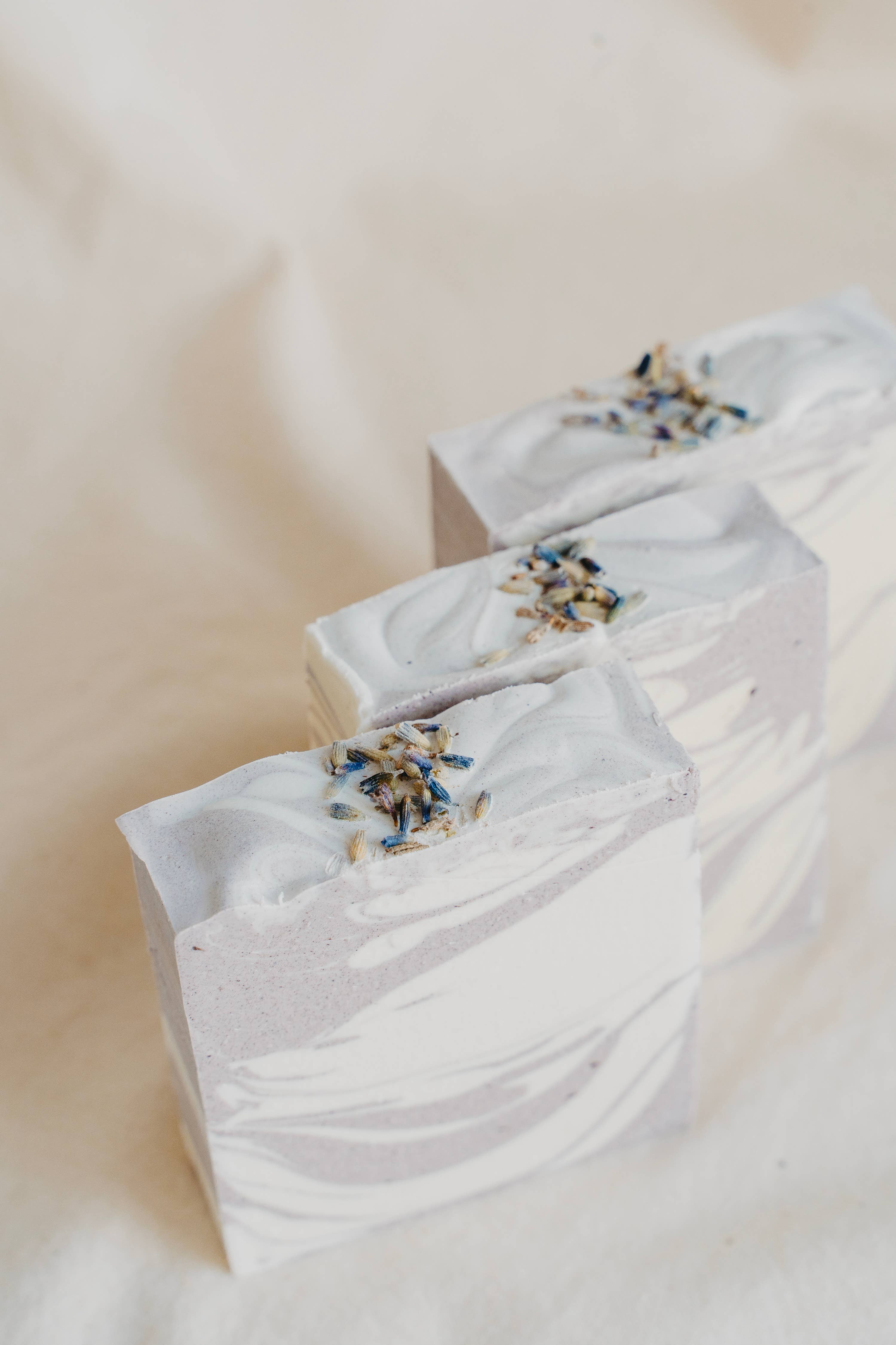 Moreva - Vente Pains de savon - Savon naturel Lavender Field au parfum apaisant de lavande5