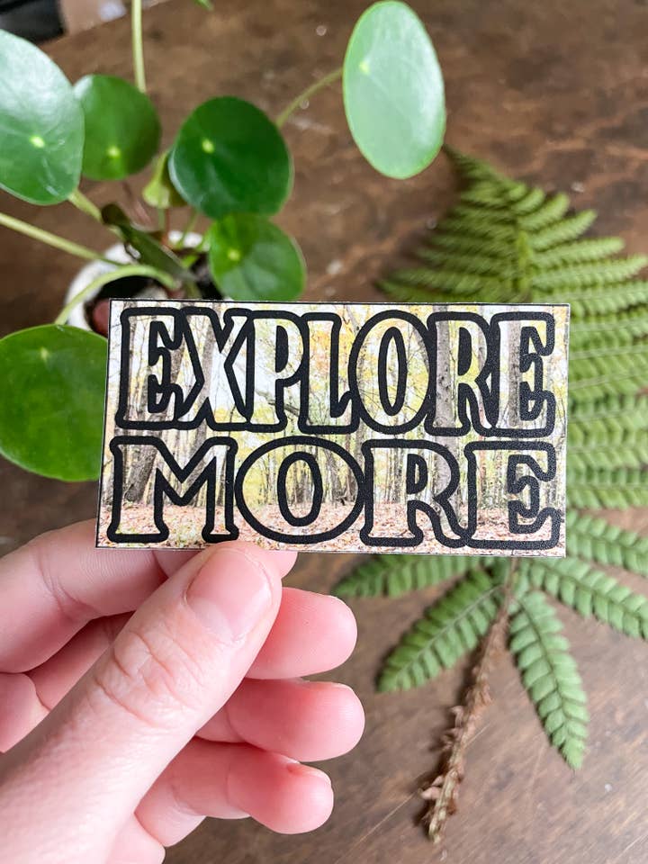 AUTOCOLLANT EN SAVOIR PLUS : durable et résistant aux intempéries pour la vente par Home Roots Design