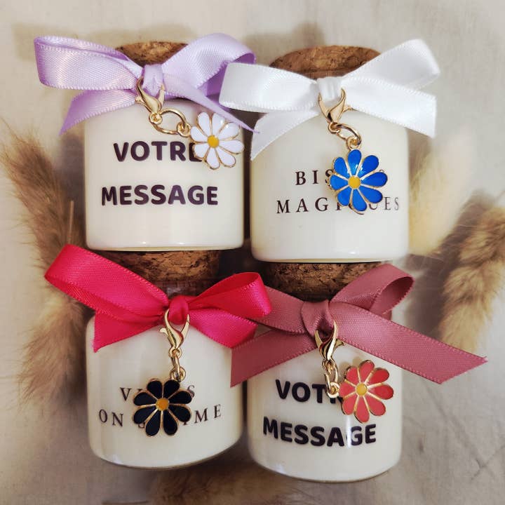 Ljusstake - Ditt meddelande - Blomma - 50g för wholesale av MAMIE CANDLE