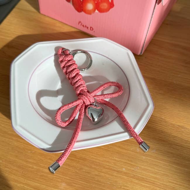 MOND HAUS - Venta al por mayor Llavero - Mujer - Orson Llavero | Encanto trenzado de cuerda con colgante de corazón8