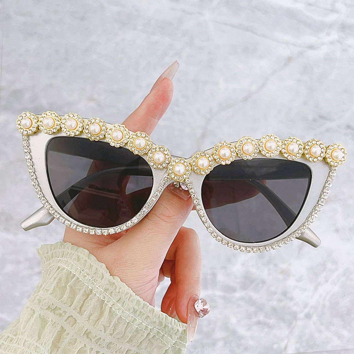ACCITY - Wholesale Sunglasses - Women's - HANDMADE RHINESTONE PEARL RETRO CAT-EYE SUNGLASSES_CWASG02683