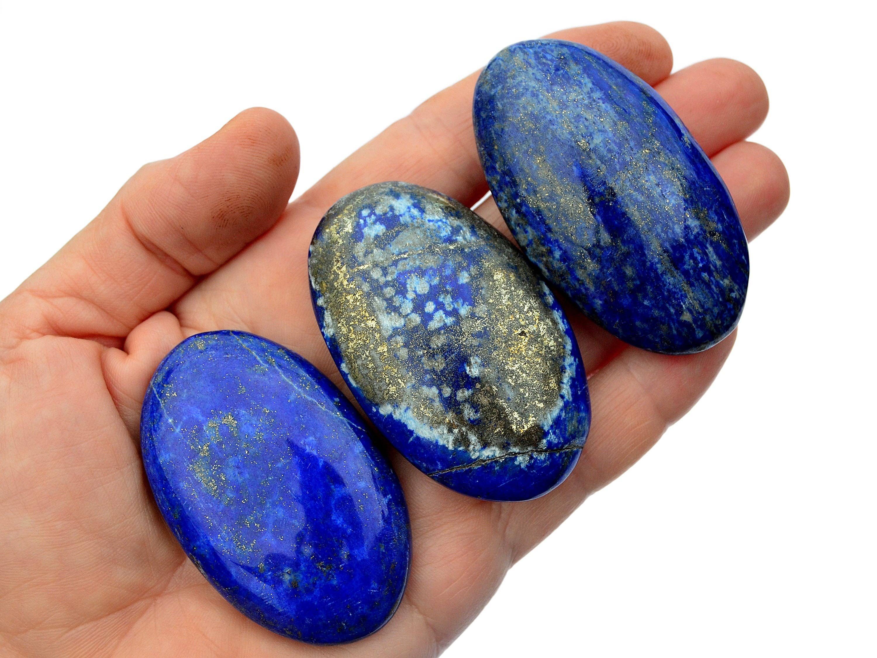 Kaia & Crystals – wholesale Andlig sten/kristall – Lapis lazuli handstenar (7–10 st) kvalitetsset, 45–80 mm7