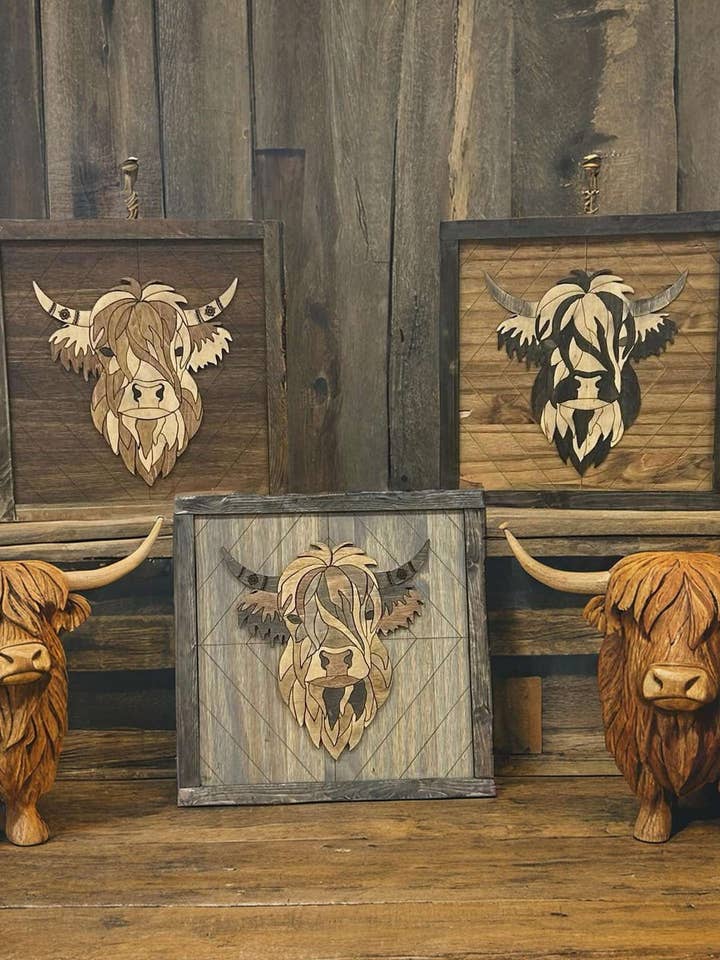 Panneau « Highland Cow » pour la vente par Brick and Beam Furniture Co.