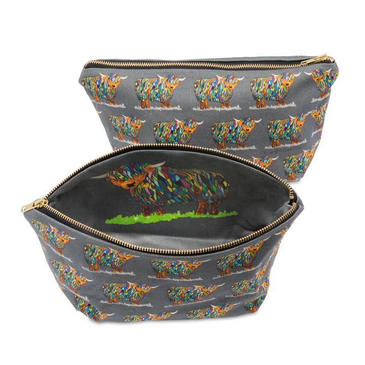 Vaca Highland Brilhante em Necessaire Cinza *MAIS VENDIDO* por atacado de Chloe Gardner