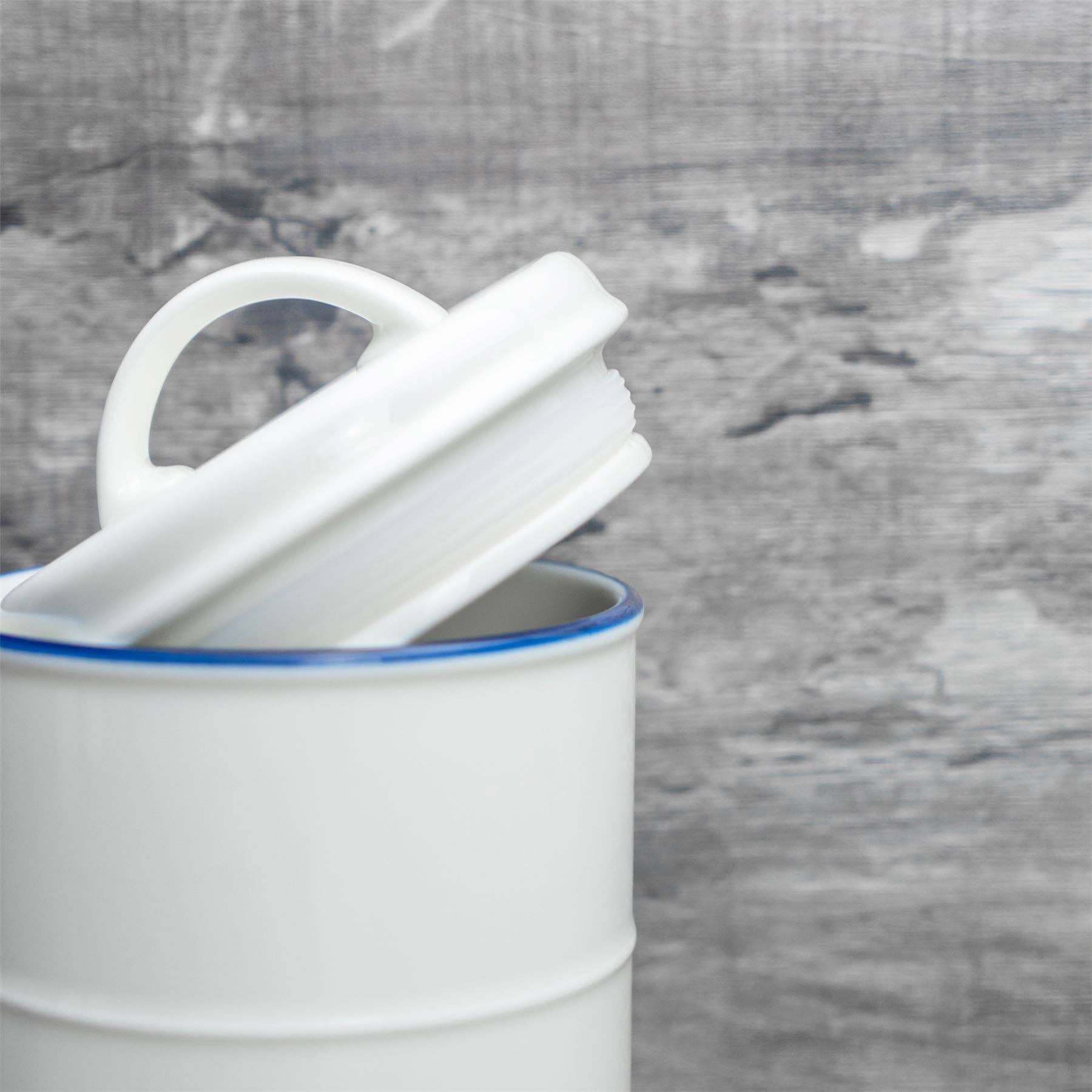 Rinkit Ltd – wholesale Canister – Nicola Spring Farmhouse Kitchen Coffee Canister - 11 x 20cm2