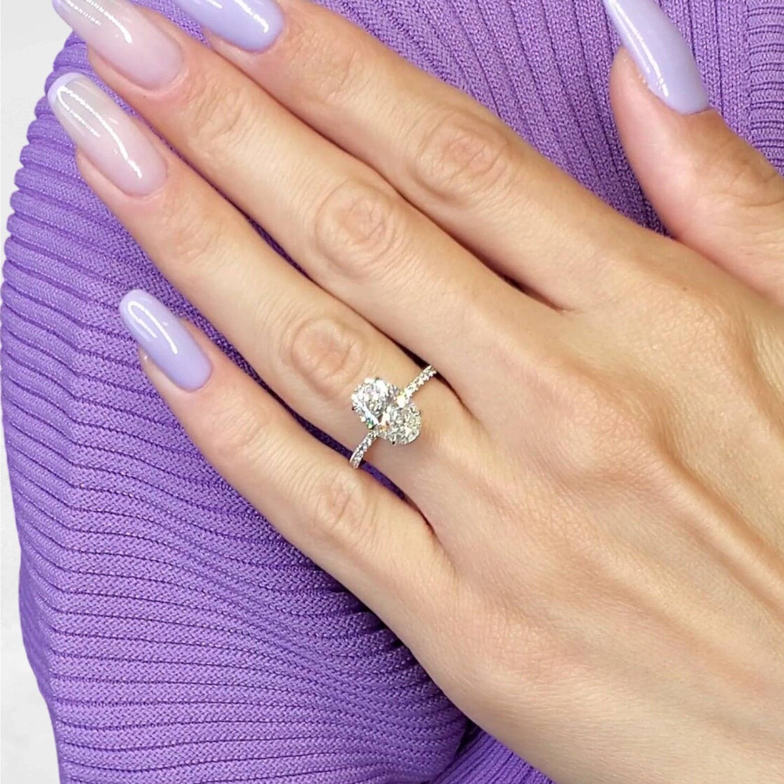 GEMPARA – Großhandel Verlobungsringe – 3 Karat oval geschliffener Moissanit-Verlobungsring in 925er Silber2