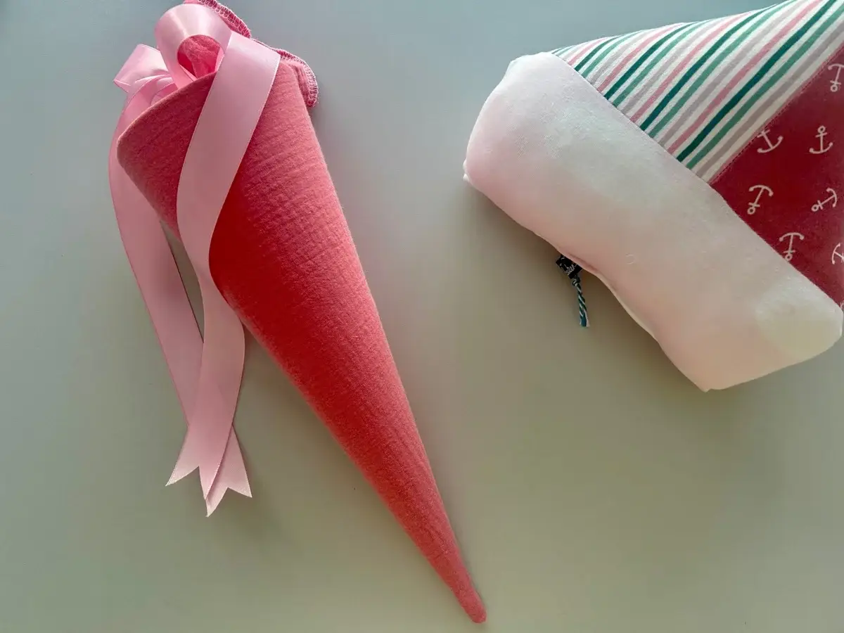 Küstenfieber® - Vente Sachet cadeau/boîte cadeau pour invités - Cône d'école en mousseline rose – fait main – 35 cm / 70 cm0