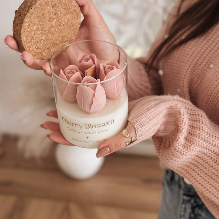 Tsuki Box - Wholesale Novelty Candle - Botanical Candle | Pink Tulips | Cherry Blossom 400g7