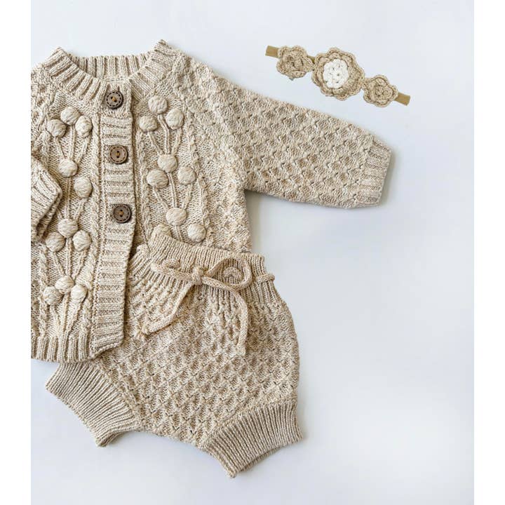 OLIVE & CRADLE - Venta al por mayor Conjunto de ropa - Bebés - Conjunto Matalyn de Pom tejido a mano Avena1