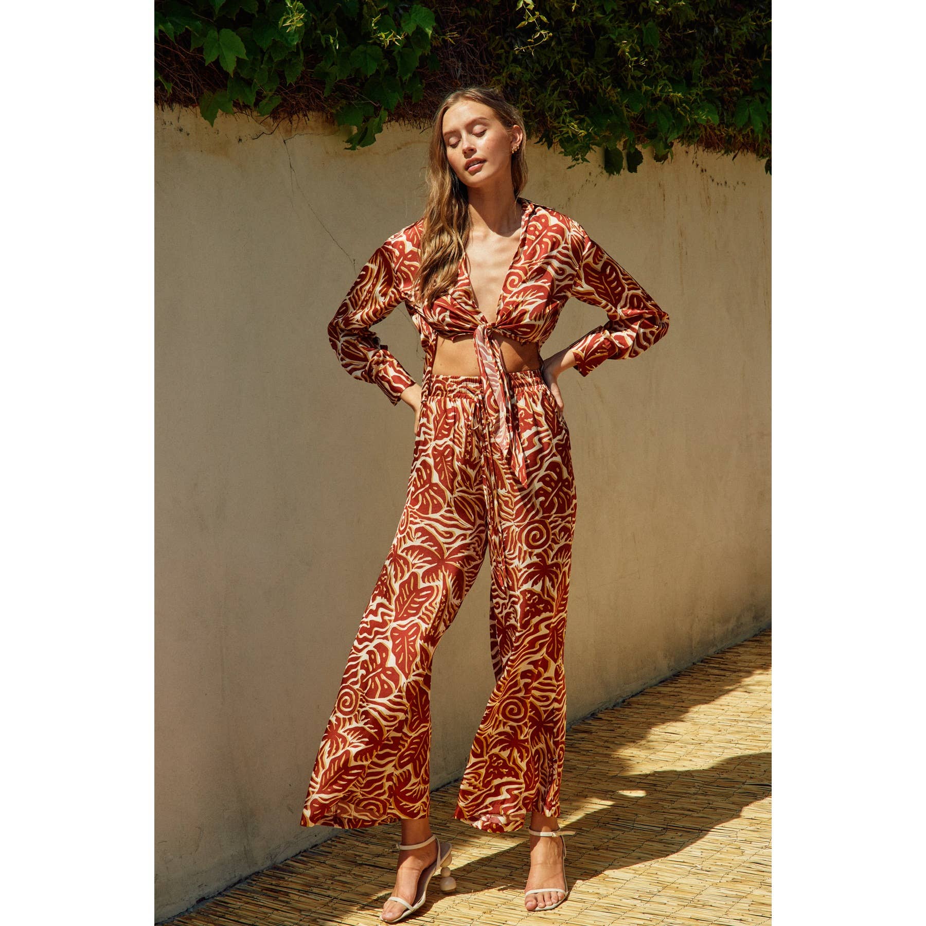 ETRUSKISCH ROOD Ibiza broek met wijde pijpen en trekkoord (1) voor groothandel op Faire3