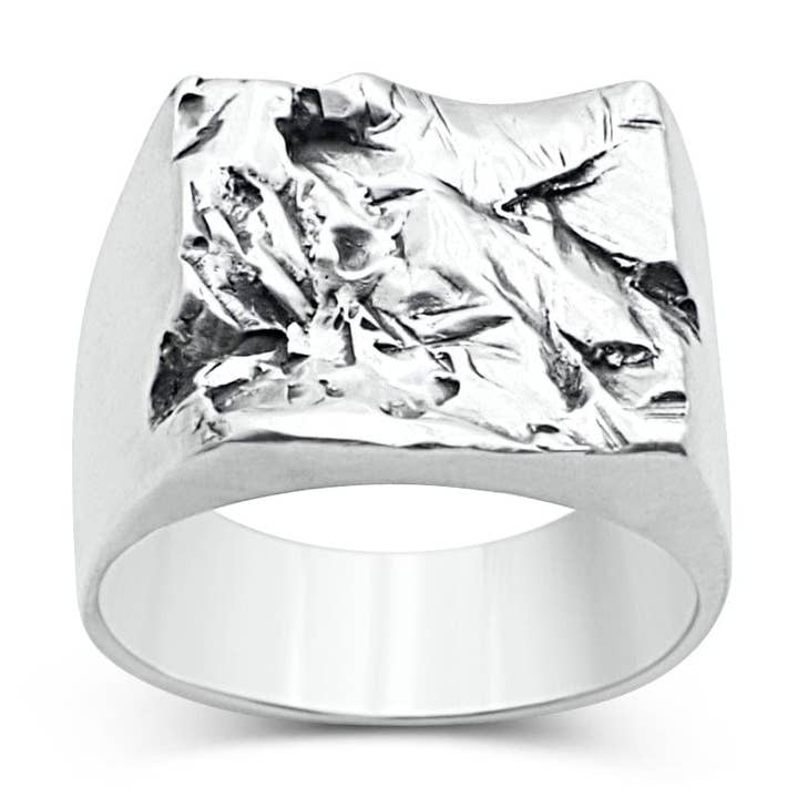 Square signet crunch rock ring pour la vente par Black Rock Jewel