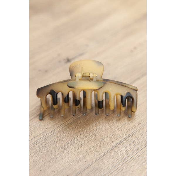 JOSSLYN by wall to wall - Wholesale Hair Clip - Women's - MATTE TORTOISE HAIR CLAW CLIPS | 40H500