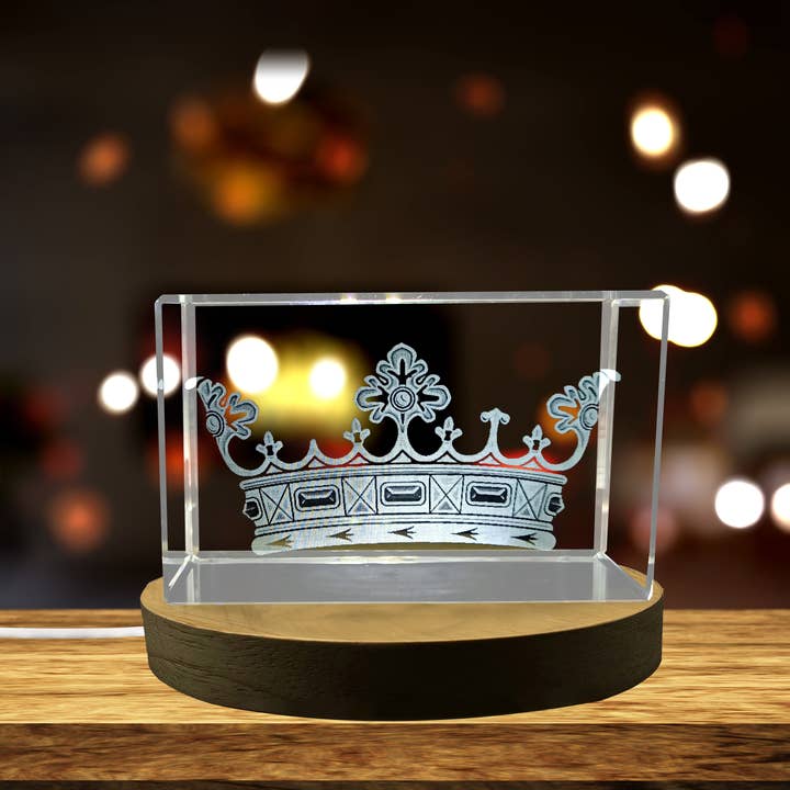 Elegant Visconde Crown Crystal Décor - A Unique 3D Engraved for wholesale by AB Crystal Collection