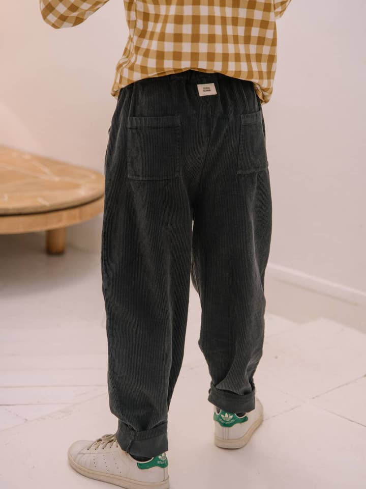 Carrot Corderoy Carbonhose für den Großhandel von Studio Bohème Paris