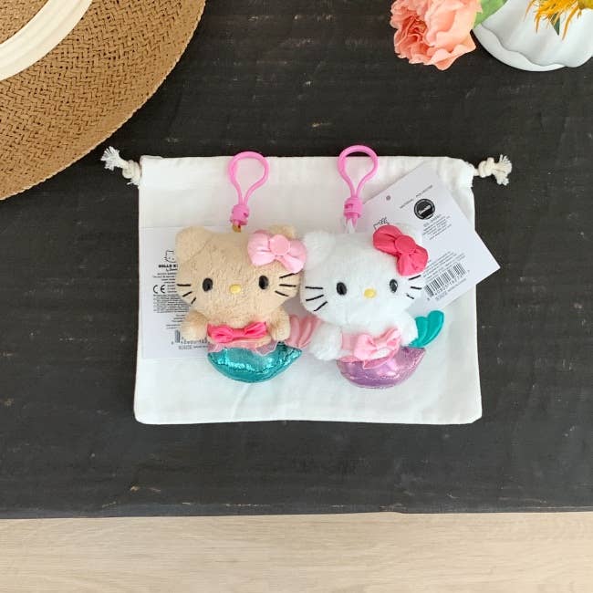 MOND HAUS – Porta-chaves - Mulher por atacado – 🧜Porta-chaves Ari, Peluche Licenciado Hello Kitty Sereia Charm.5