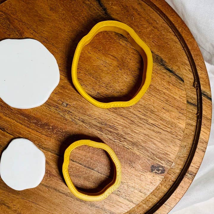 Squiggle Circle Polymer Clay Cutter for engroshandel hos GoynaStudio