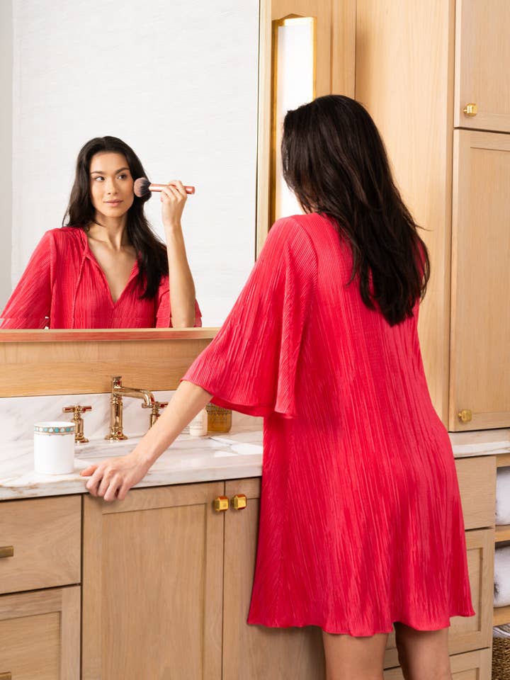 Abito Susie Linger in rosa fucsia per la vendita all'ingrosso da parte di Linger Ln