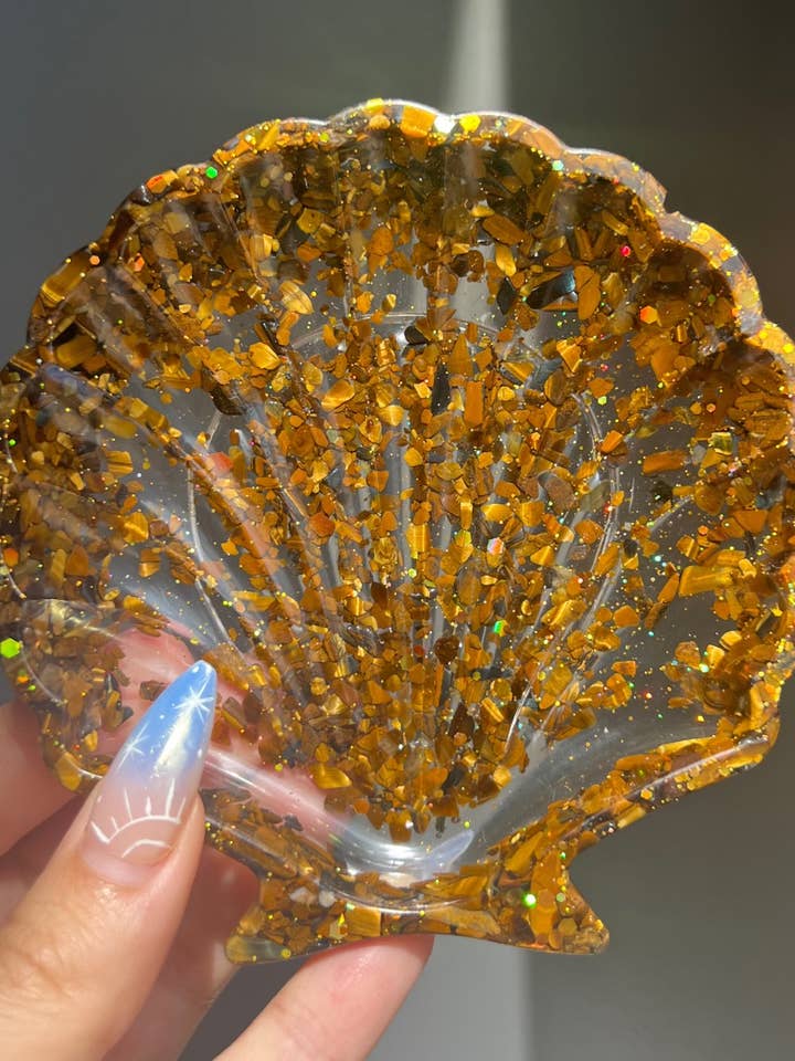 Cuenco de resina con forma de concha de cristal con forma de ojo de tigre para venta al por mayor de Sapphire & Sage