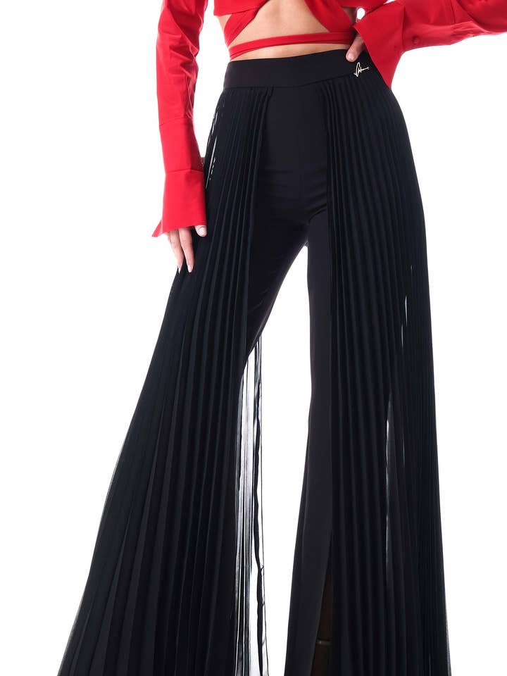 Pantaloni con chiffon plissettato sui lati per la vendita all'ingrosso da parte di ANTONIA NAE LONDON