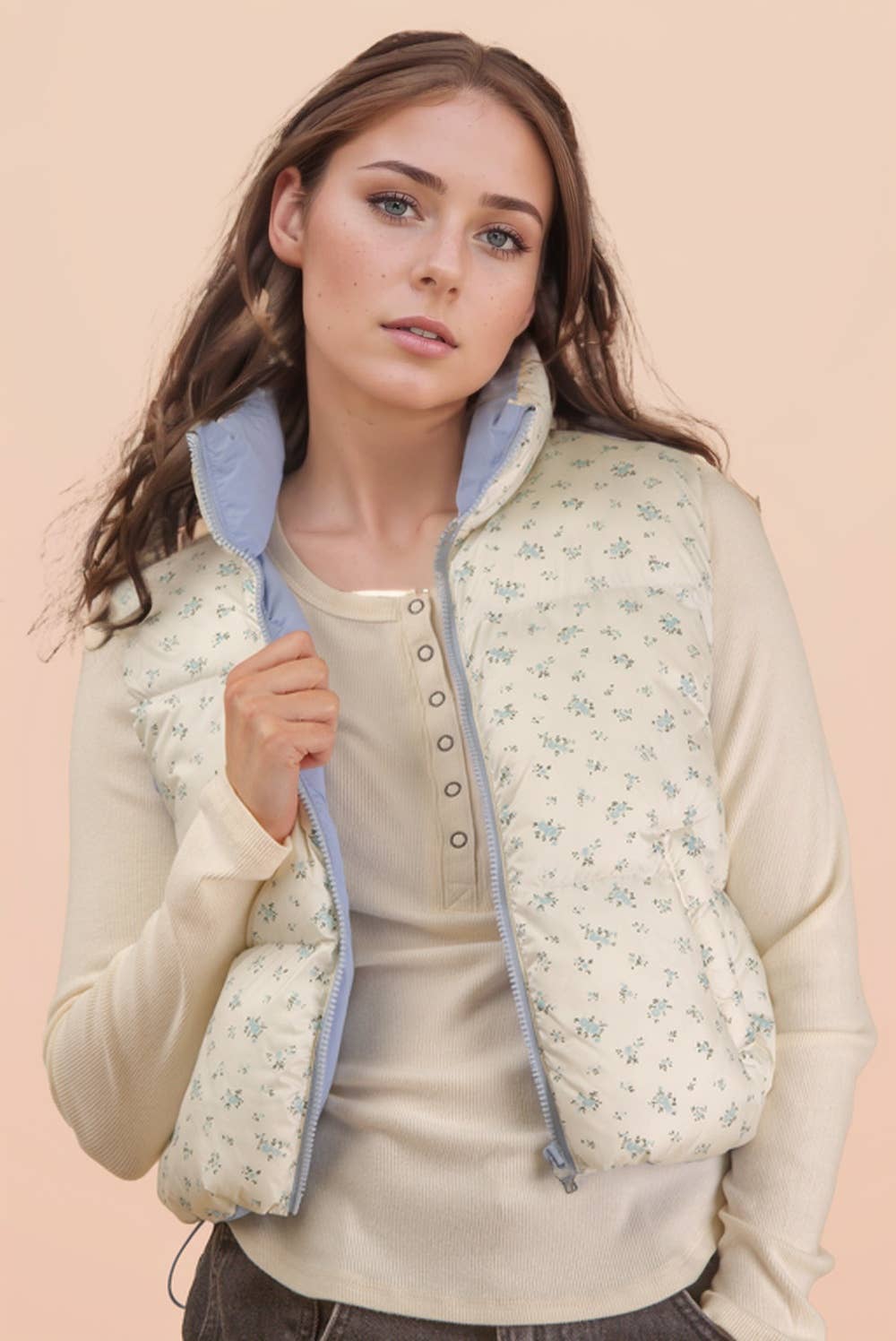 VERY J - Wholesale Outerwear Vest - Women's - NJ90395-Floral Printed Cropped Puffer Vest0