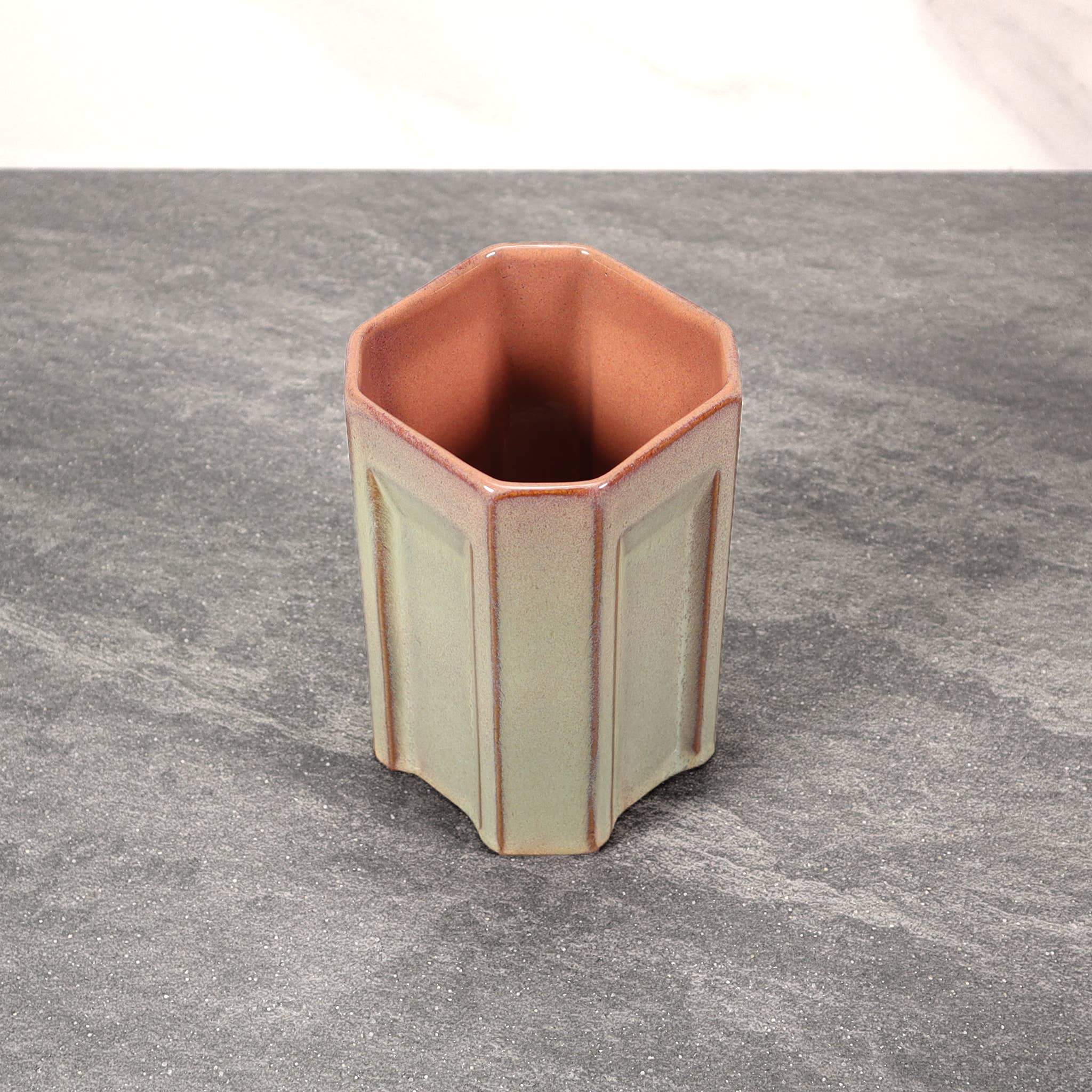 HOLD SUPPLY - Wholesale Drinking Glass/Cup - Green and Red 16 oz Square Indented Stoneware Ceramic Cup1