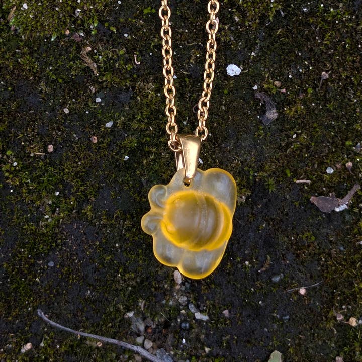 Collar de Abeja de Fluorita Delicada Chapado en 24k para venta al por mayor de The Crystal Tabby