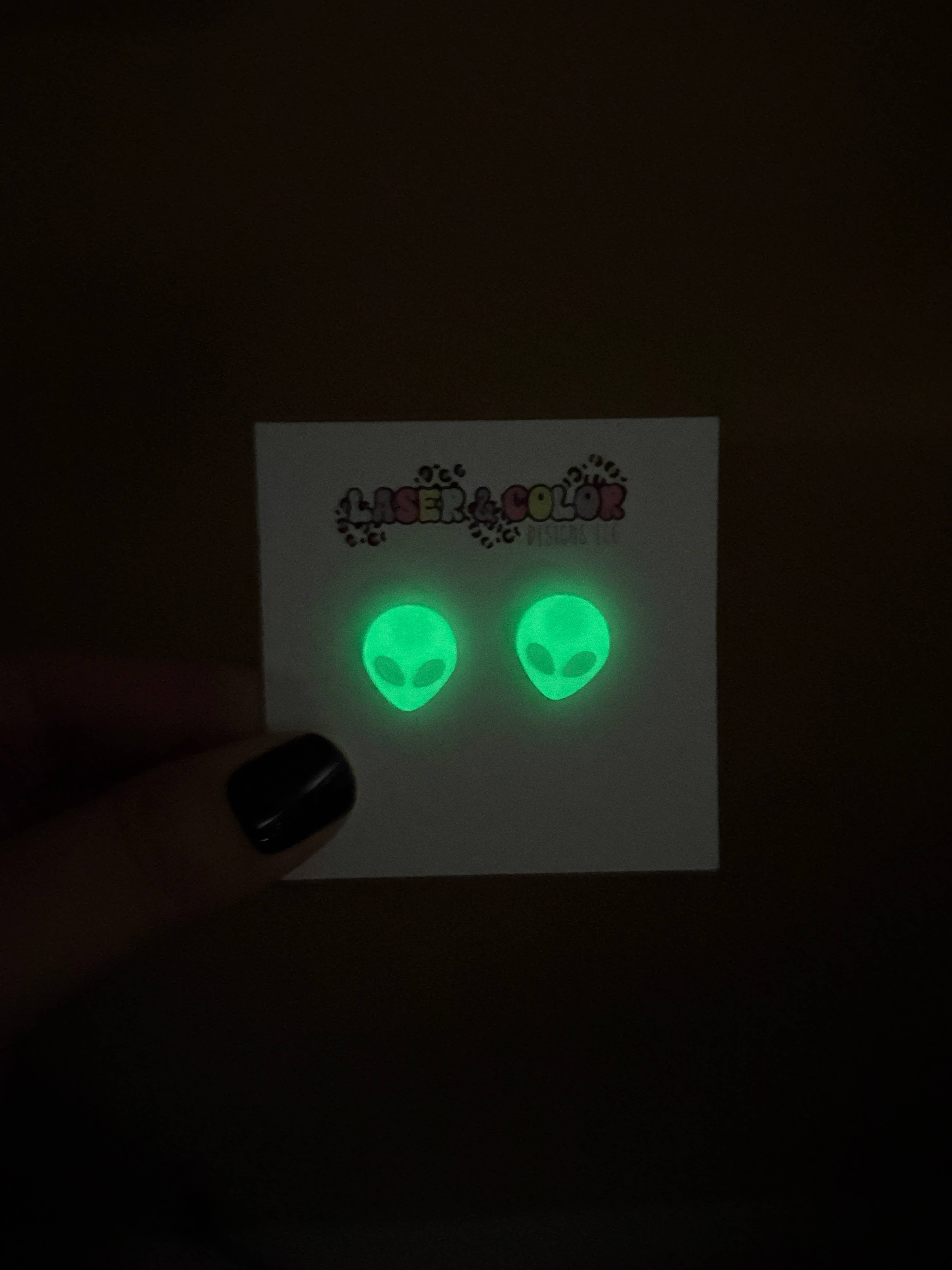 Laser & Color Designs LLC - Vente Clous d'oreille - Boucles d'oreilles extraterrestres, boucles d'oreilles d'Halloween, brillent dans le noir6