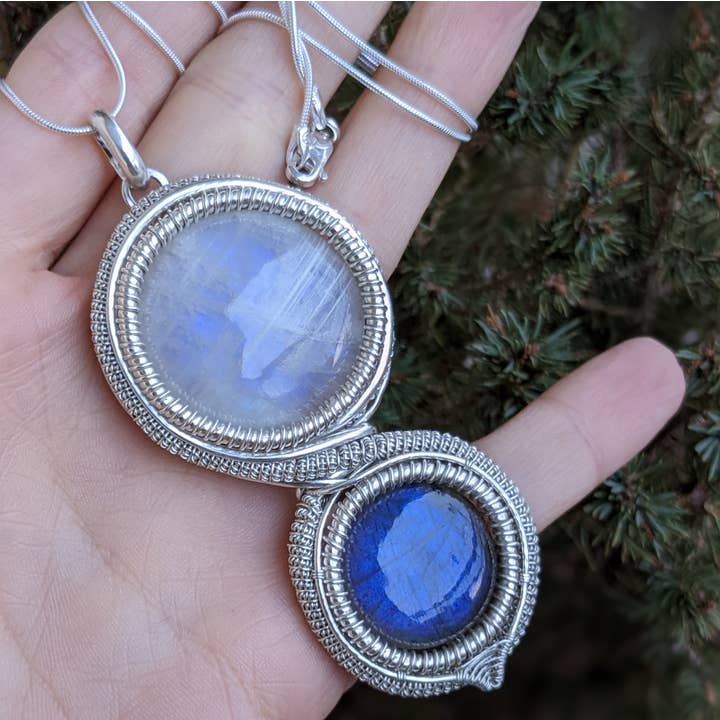 Le Tourbillon Minéral - Wholesale Pendant/Charm Necklace - Blue Labradorite, Peristerite And Sterling Silver Necklace1