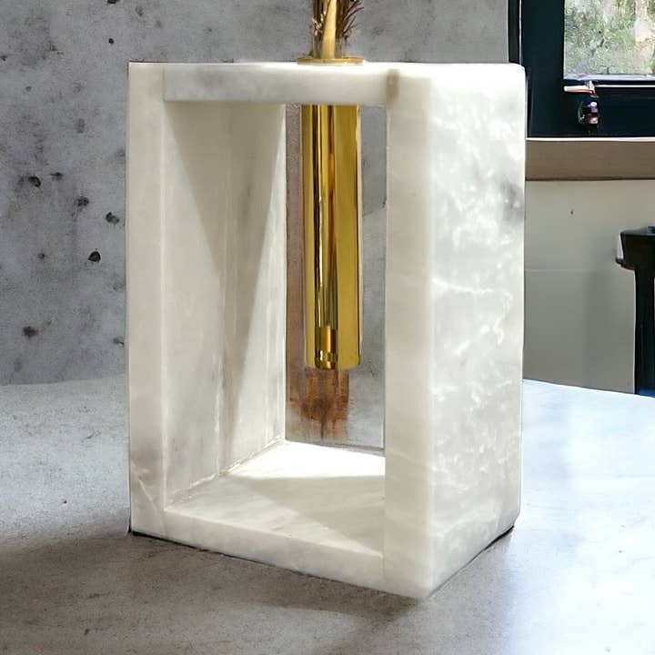 Jarrón de mármol blanco con soporte de latón (10 cm x 15 cm) para venta al por mayor de Heaven Spring Ltd