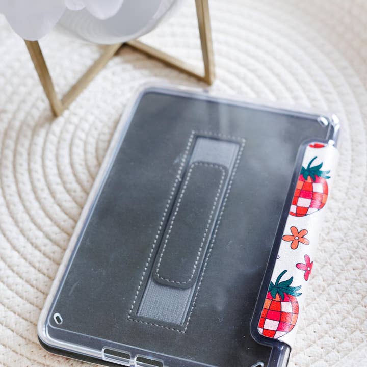 Market by Mari - Vente Couvertures de livre - Étui Kindle à fleurs à carreaux1