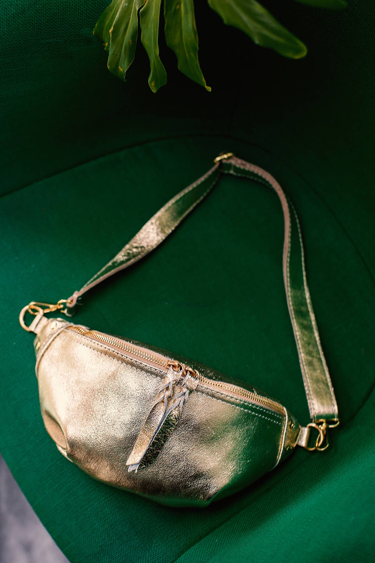 Cherry Paris - Wholesale Belt Bag - Women's - NELLY METAL Bag - 406113