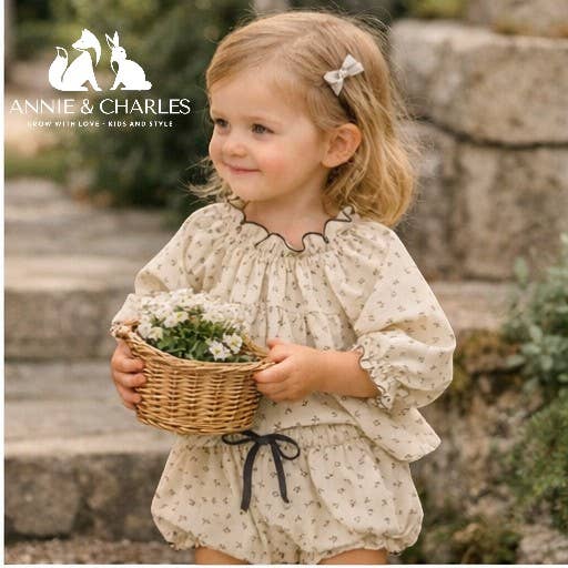 Annie & Charles® Conjunto Bebé com Folhos e Motivo Floral por atacado de Annie & Charles