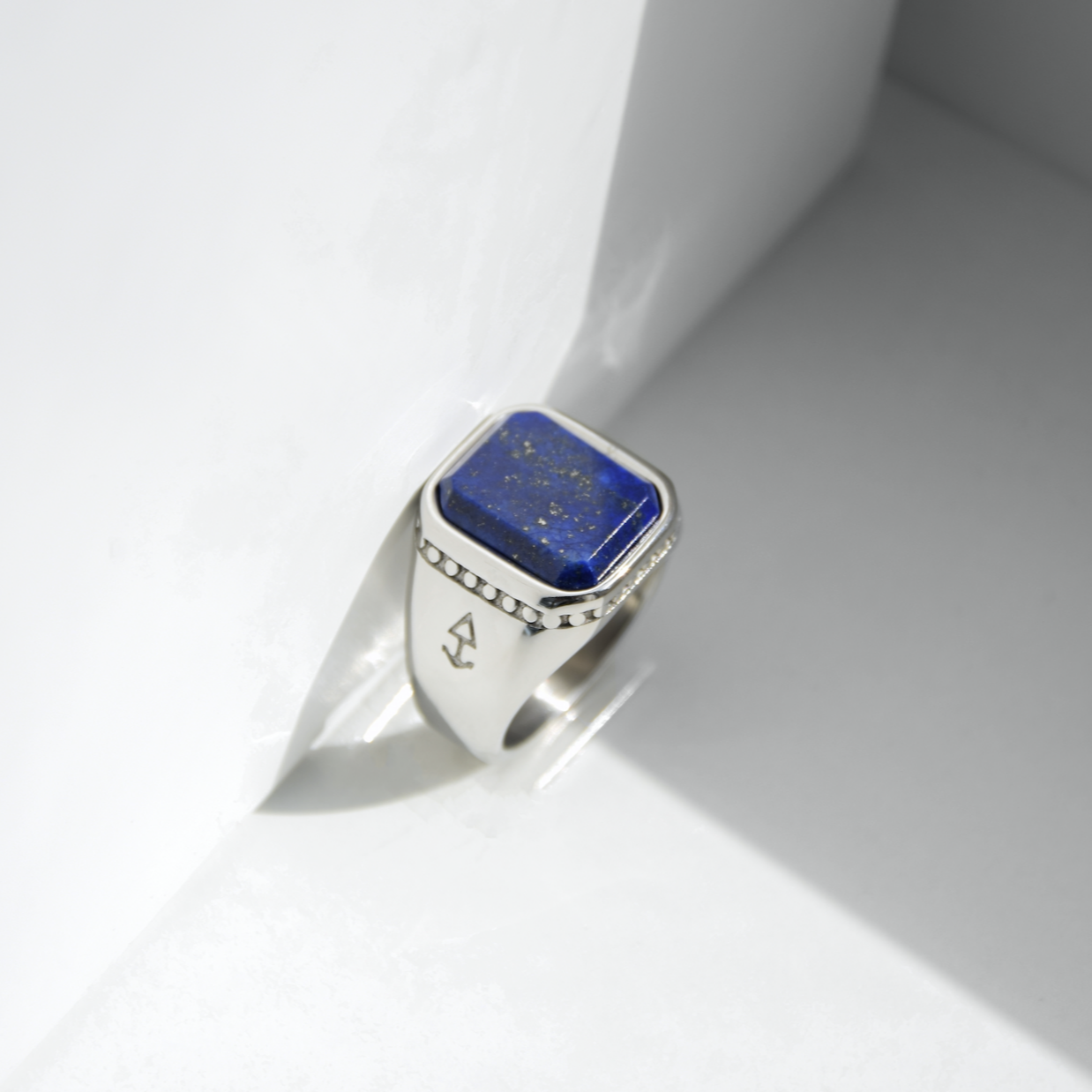 ROCK & STEEL – Großhandel Cocktail-/Statement-Ring – Ring ZEUS mit Lapislazuli1
