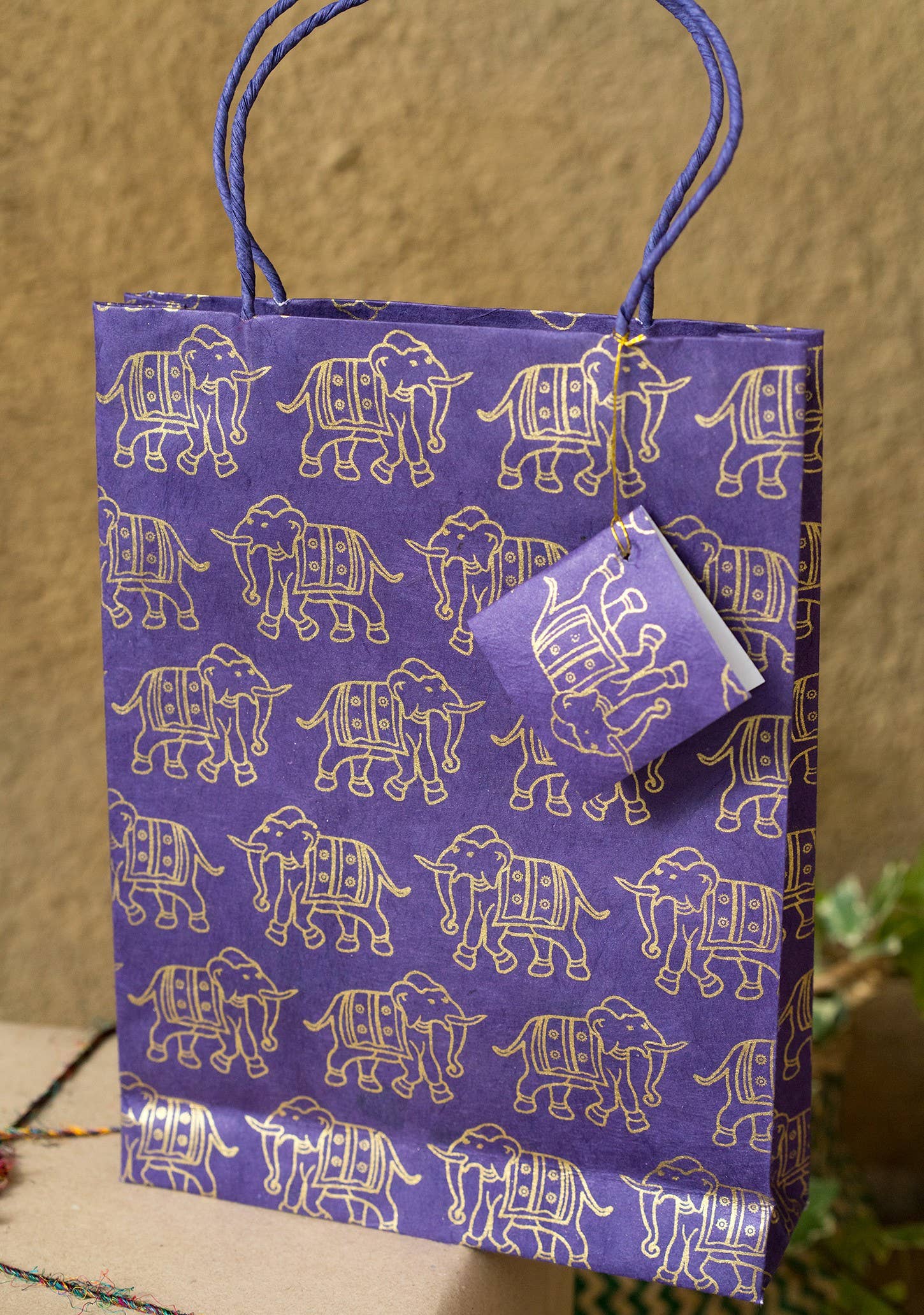 Namaste - Vendita all'ingrosso Buste regalo - Borsa Regalo Grande in Carta Lokta con Stampa Elefante1