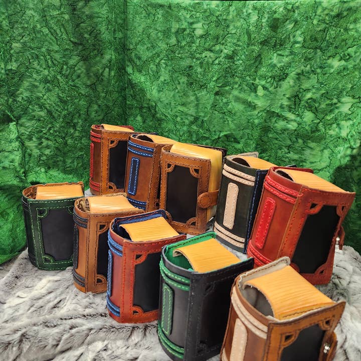 Crimson Knight Leatherworks LLC – Jogo de cartas por atacado – Estojo em forma de livro para deck Commander, MTG2