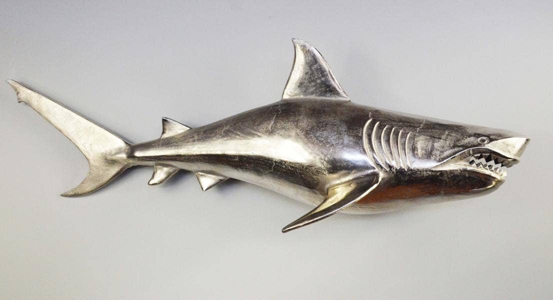 Michael & Philipp Noll e. K. - Venta al por mayor Papel pintado 3D - 2 tiburones decorativos aluminio decoración pared plata1