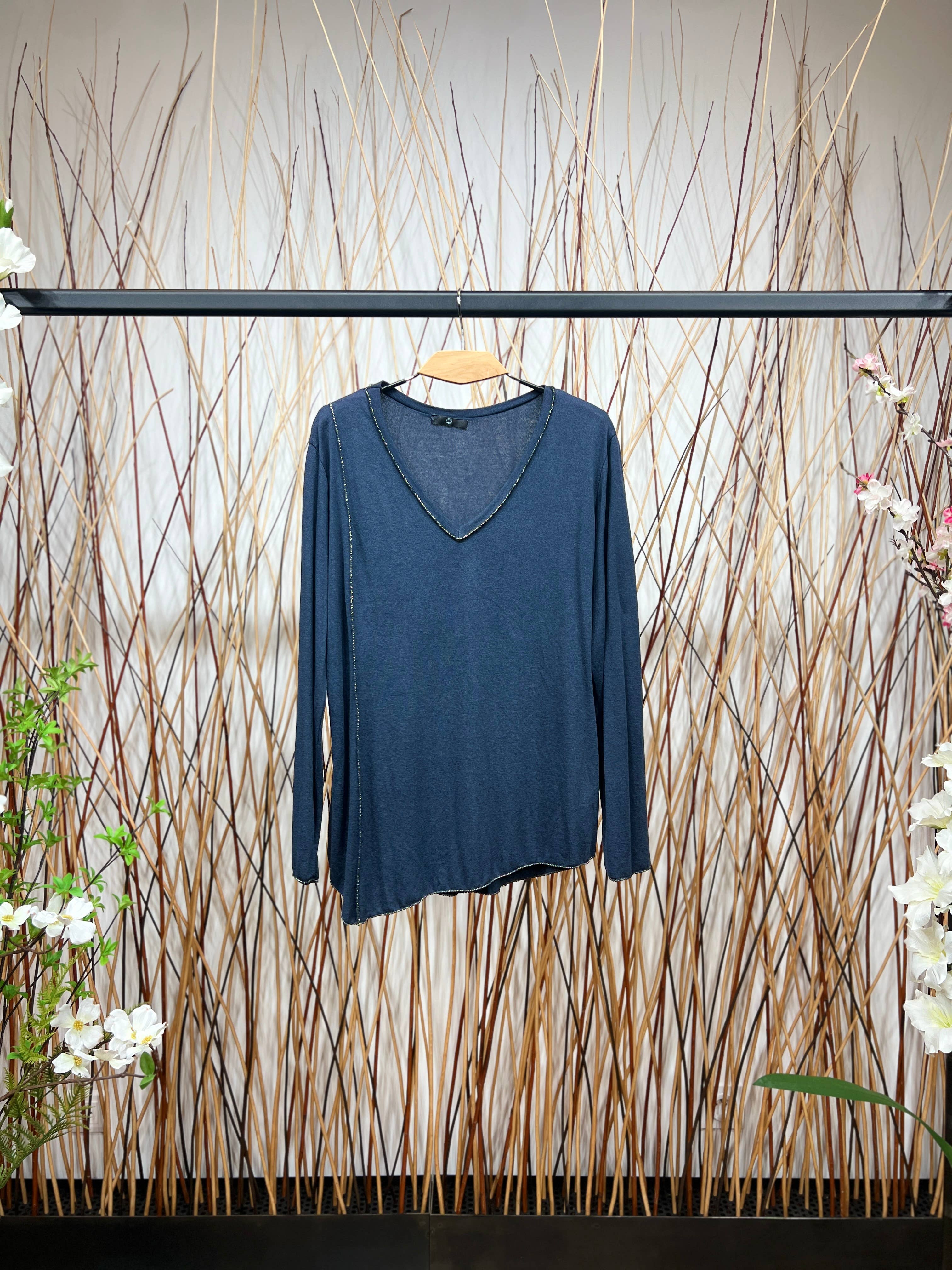 L'Emotion - Wholesale T-Shirt - Women's - Asymmetric Gold Thread Long Sleeve V-Neck T-Shirt 9