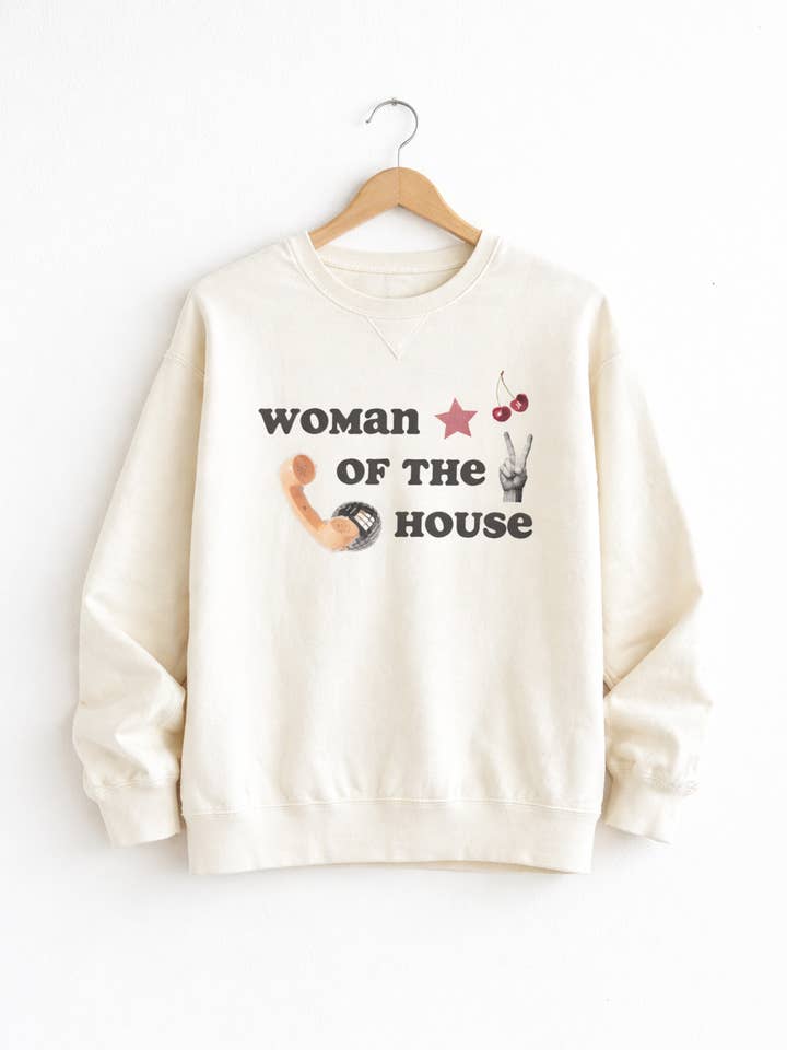 Femme de la Maison - t-shirt graphique - vêtements pour femmes pour la vente par Polished Prints